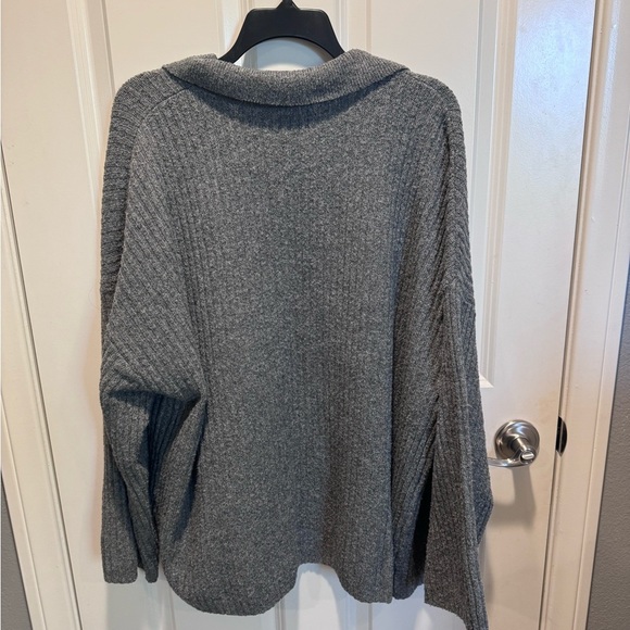 American Eagle Women’s Collared Cardigan - Picture 2 of 3